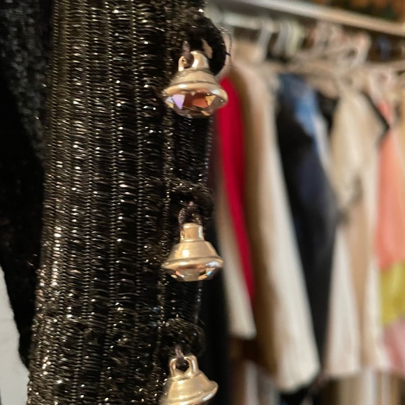 Beautiful long black 20s style dress. Designer is Zakura from Holt Renfrews - Picture 4 of 7